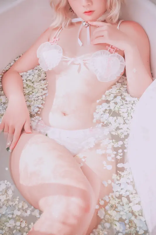 Messie Huang NO.015 Pure Bath 16